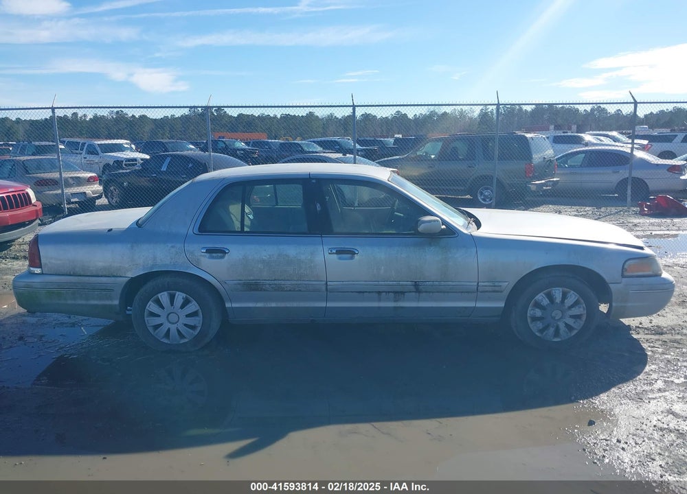 2000 FORD CROWN VICTORIA POLICE INTERCEPTOR VIN: 2FAFP71W5YX205639