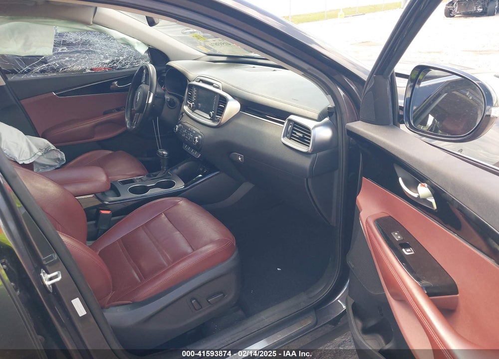 2018 KIA SORENTO 3.3L SX VIN: 5XYPK4A53JG396897