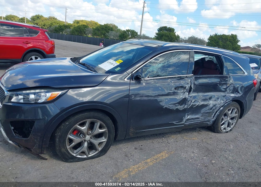 2018 KIA SORENTO 3.3L SX VIN: 5XYPK4A53JG396897