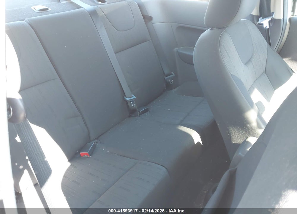 2008 FORD FOCUS VIN: 1FAHP33N08W198049