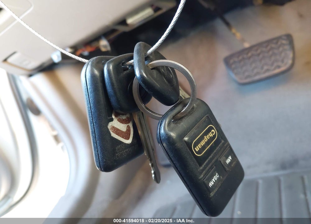 2002 TOYOTA CAMRY LE VIN: 4T1BE32K72U111825