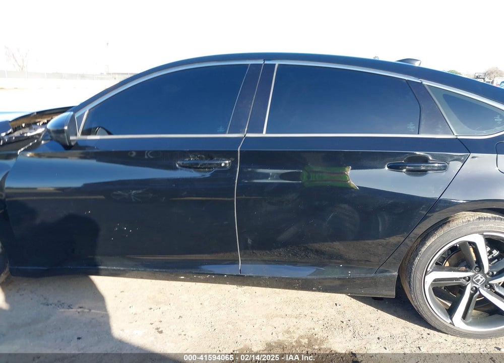 2018 HONDA ACCORD VIN: 1HGCV1F32JA061384