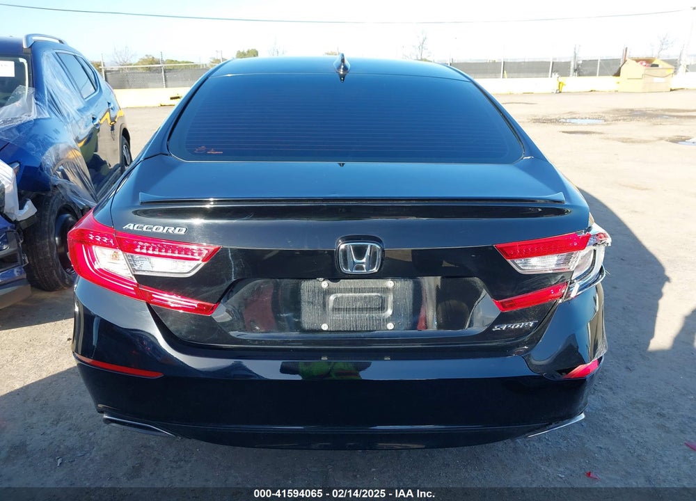 2018 HONDA ACCORD VIN: 1HGCV1F32JA061384