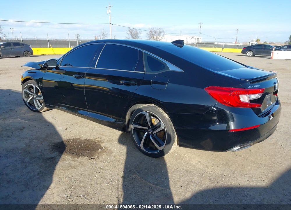 2018 HONDA ACCORD VIN: 1HGCV1F32JA061384