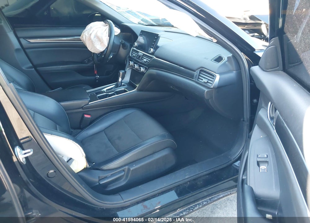 2018 HONDA ACCORD VIN: 1HGCV1F32JA061384
