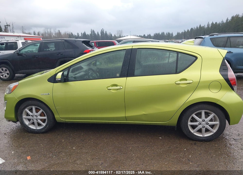 2015 TOYOTA PRIUS C VIN: JTDKDTB32F1087117