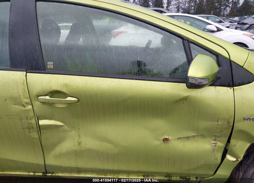 2015 TOYOTA PRIUS C VIN: JTDKDTB32F1087117