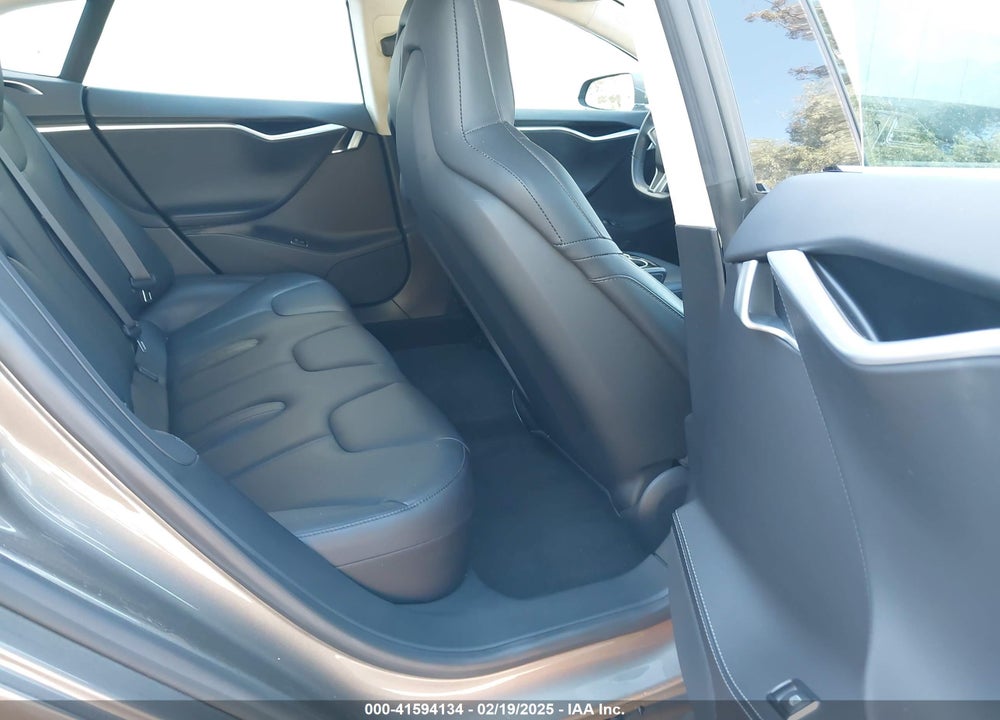 2016 TESLA MODEL S VIN: 5YJSA1E12GF159210