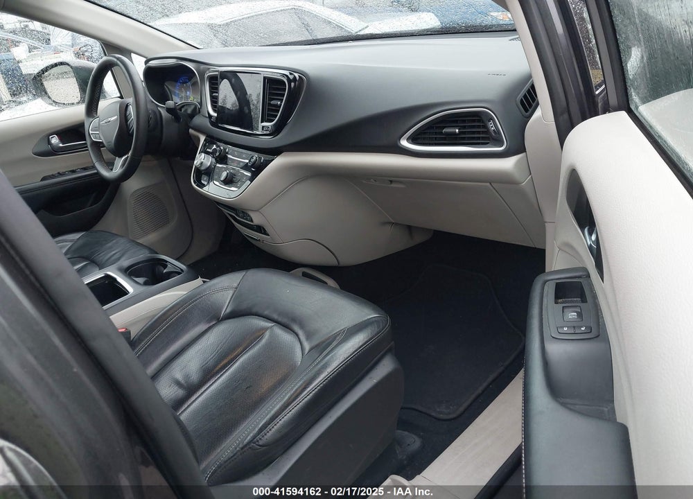 2022 CHRYSLER PACIFICA TOURING L VIN: 2C4RC1BG3NR157808