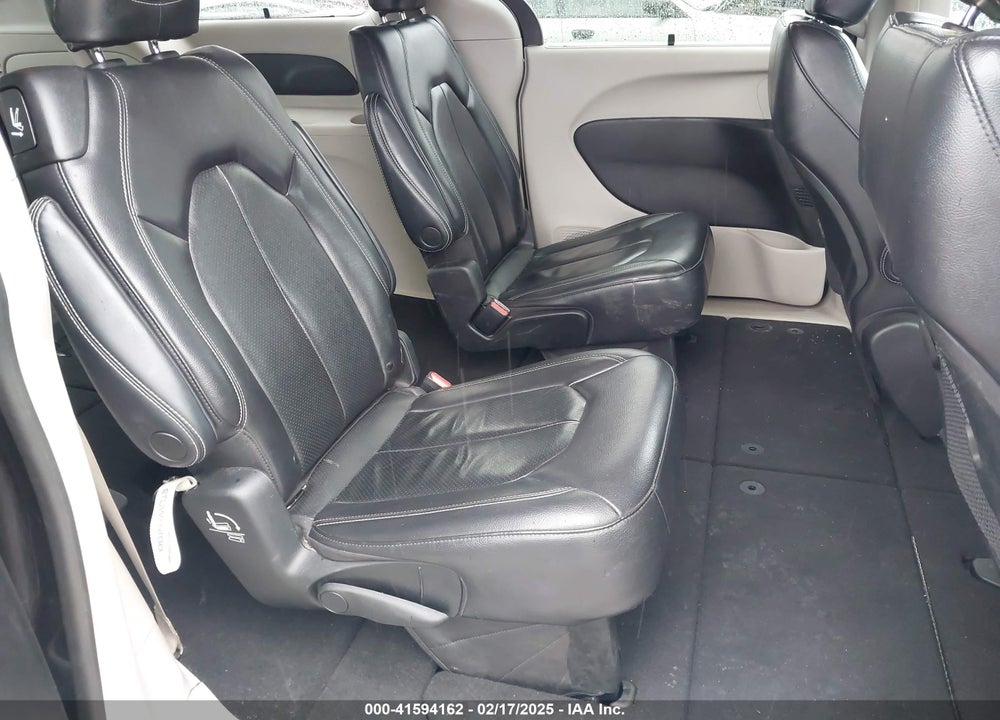 2022 CHRYSLER PACIFICA TOURING L VIN: 2C4RC1BG3NR157808