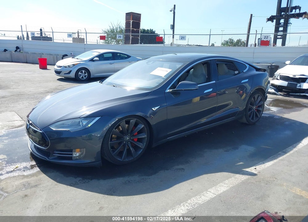2015 TESLA MODEL S 85D/P85D VIN: 5YJSA1E41FF110217