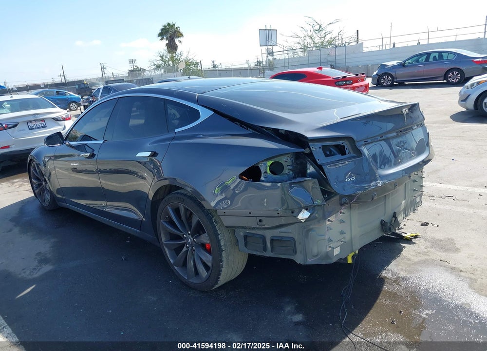 2015 TESLA MODEL S 85D/P85D VIN: 5YJSA1E41FF110217