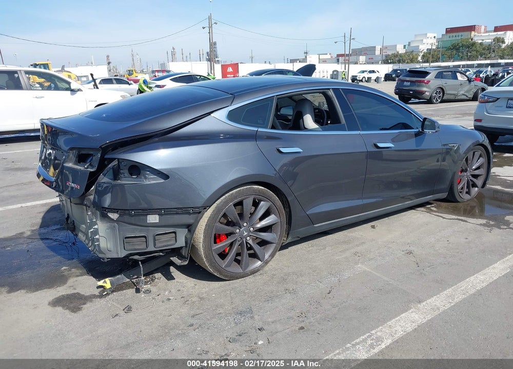 2015 TESLA MODEL S 85D/P85D VIN: 5YJSA1E41FF110217