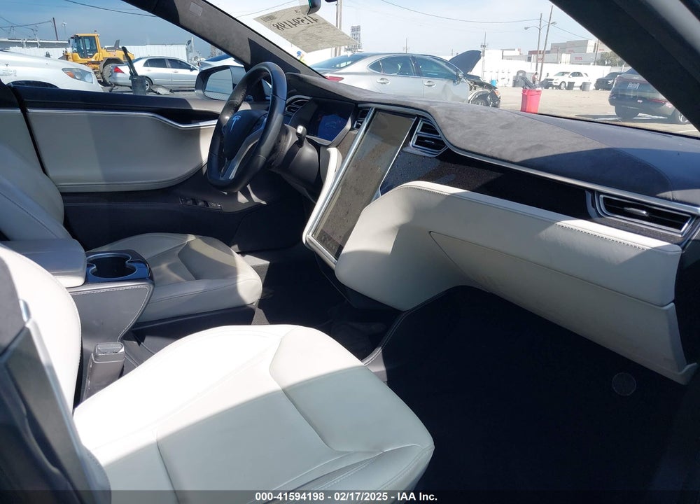 2015 TESLA MODEL S 85D/P85D VIN: 5YJSA1E41FF110217