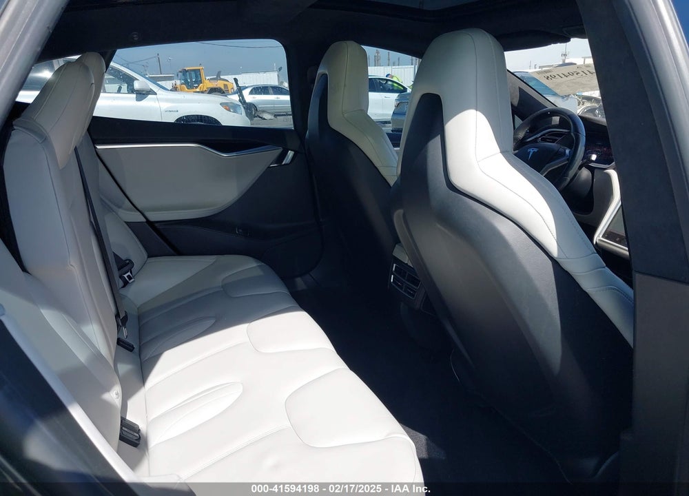 2015 TESLA MODEL S 85D/P85D VIN: 5YJSA1E41FF110217