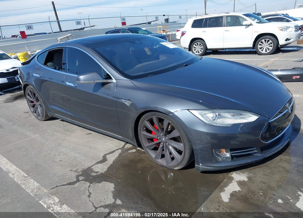 2015 TESLA MODEL S 85D/P85D VIN: 5YJSA1E41FF110217