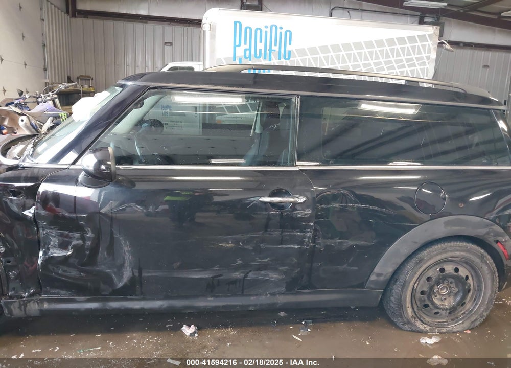 2011 MINI COOPER CLUBMAN VIN: WMWZF3C50BT188693