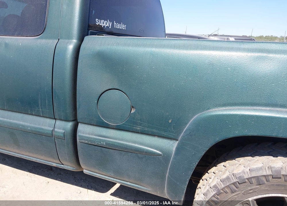 2001 GMC SIERRA 1500 VIN: 2GTEC19T311321956