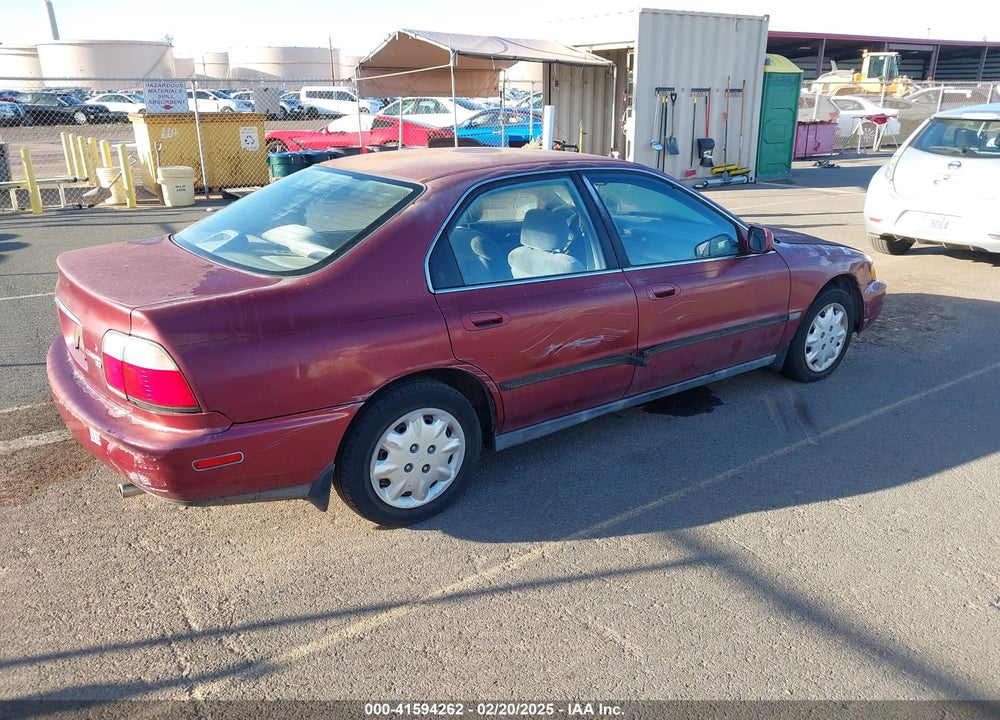 1997 HONDA ACCORD LX VIN: 1HGCD5630VA117449