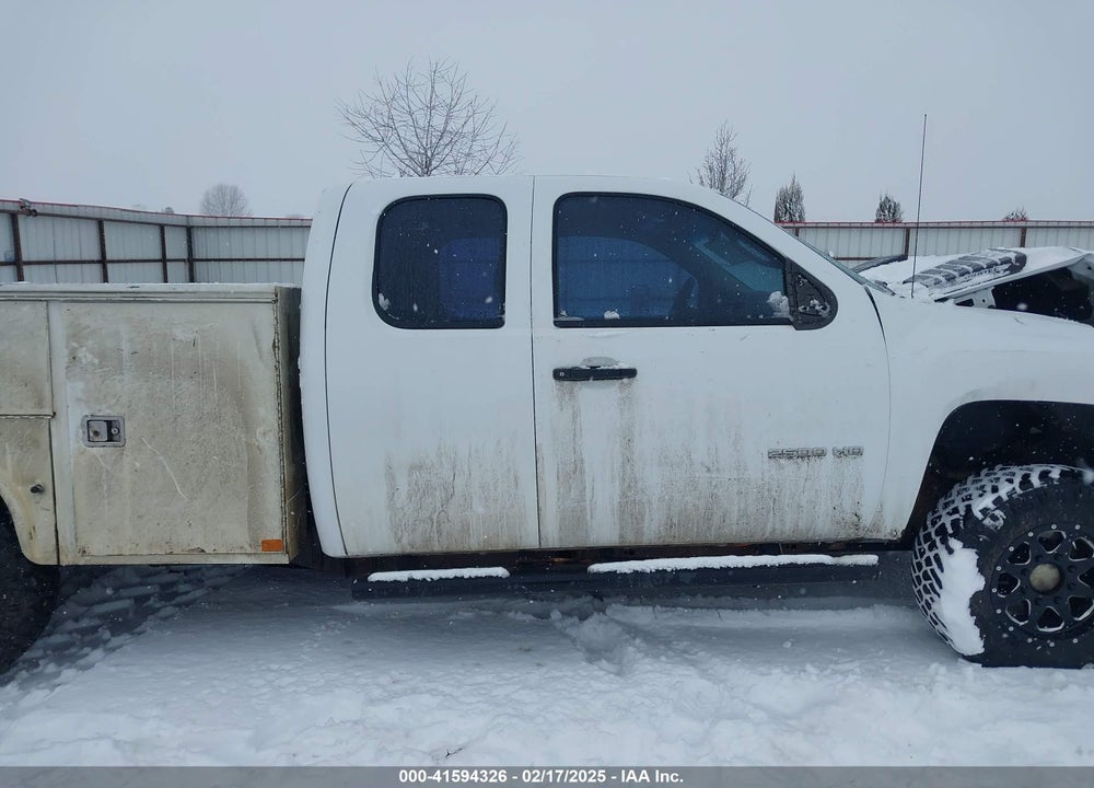 2011 CHEVROLET SILVERADO 2500HD WORK TRUCK VIN: 1GC2KVCGXBZ283269