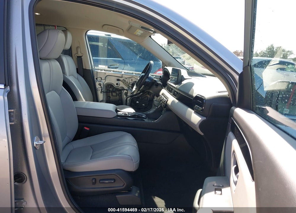 2023 HONDA PILOT 2WD EX-L 8 PASSENGER VIN: 5FNYG2H42PB001292