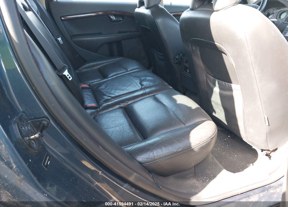 2009 VOLVO V70 3.2 VIN: YV1BW982591083184