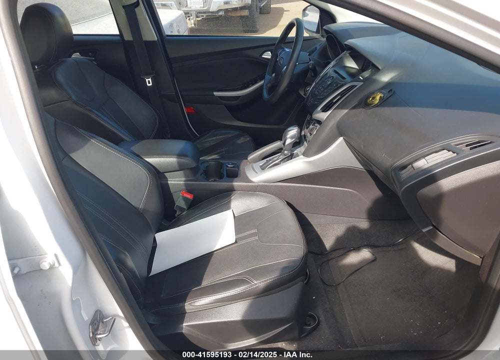 2014 FORD FOCUS VIN: 1FADP3K23EL325525