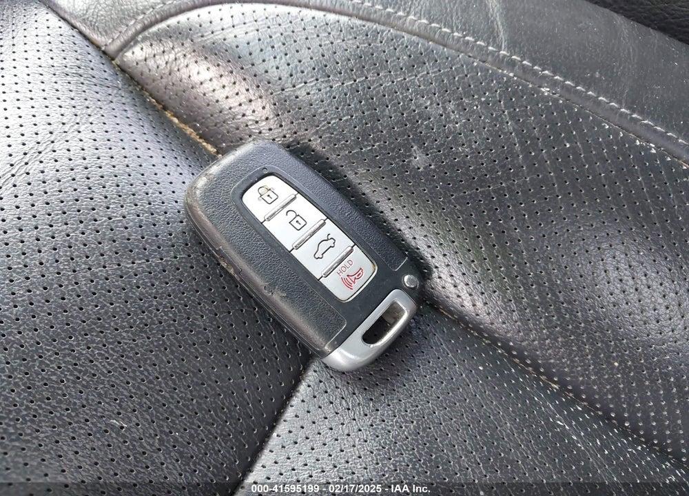 2009 HYUNDAI GENESIS VIN: KMHGC46E89U018294