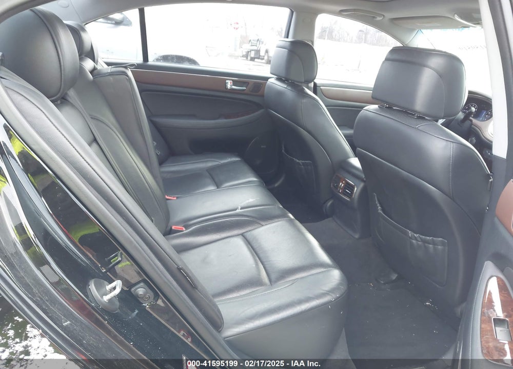 2009 HYUNDAI GENESIS VIN: KMHGC46E89U018294
