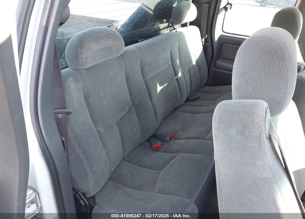 2004 CHEVROLET SILVERADO 1500 LS VIN: 2GCEC19V841101475