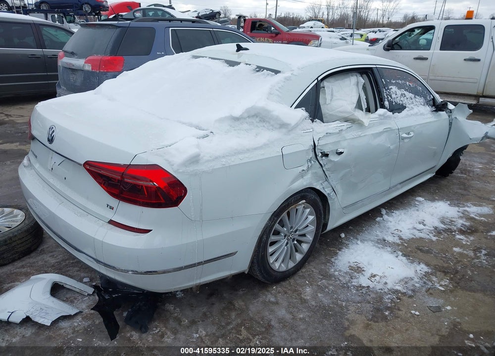 2017 VOLKSWAGEN PASSAT VIN: 1VWBT7A30HC039387