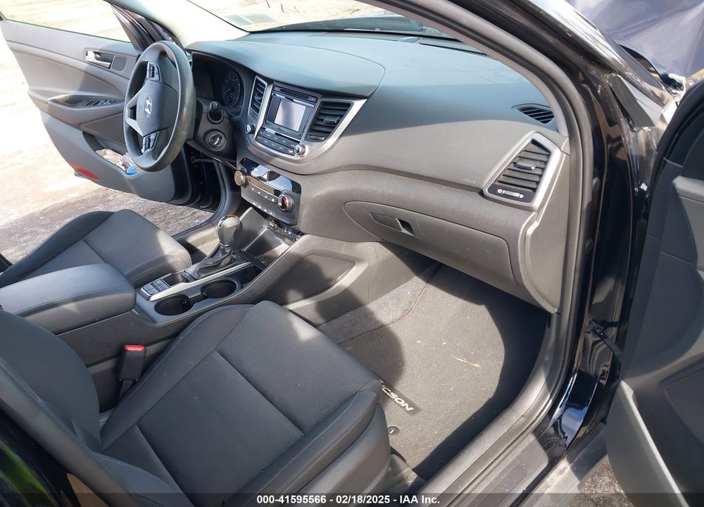 2018 HYUNDAI TUCSON SE VIN: KM8J23A43JU615374