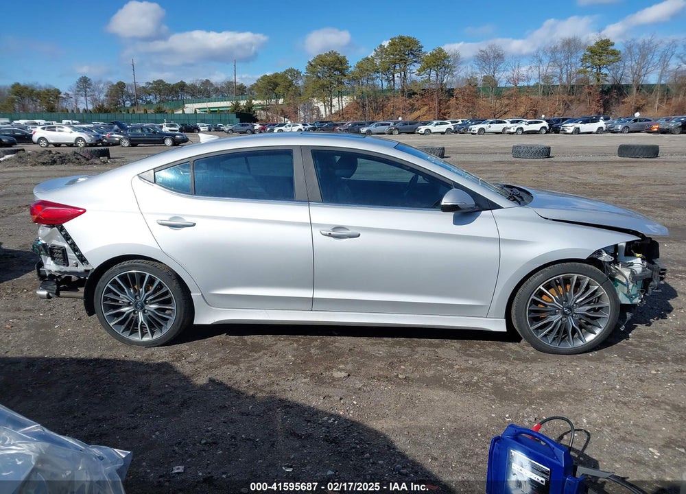 2018 HYUNDAI ELANTRA VIN: KMHD04LB2JU723537