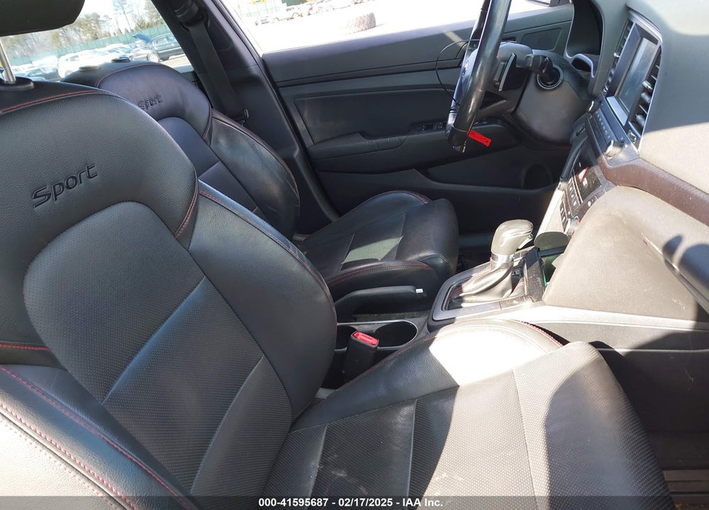 2018 HYUNDAI ELANTRA VIN: KMHD04LB2JU723537