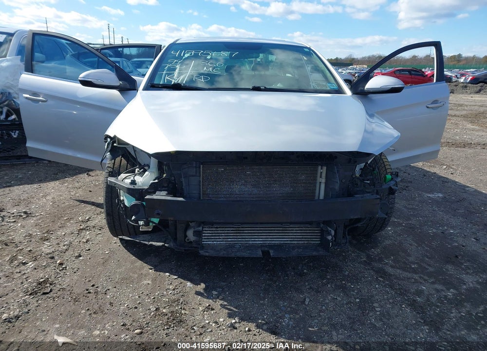 2018 HYUNDAI ELANTRA VIN: KMHD04LB2JU723537