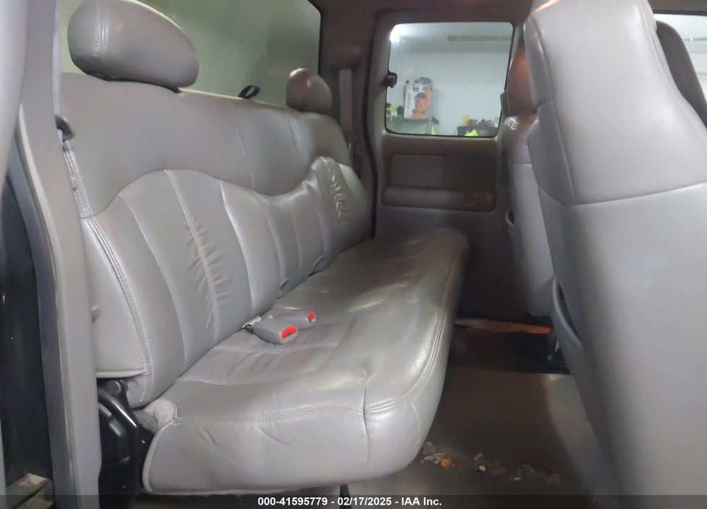 2001 CHEVROLET SILVERADO 2500HD LS VIN: 1GCHK29GX1E199698