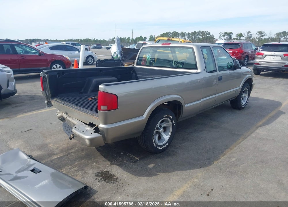 1998 CHEVROLET S-10 LS FLEETSIDE VIN: 1GCCS1940WK110207