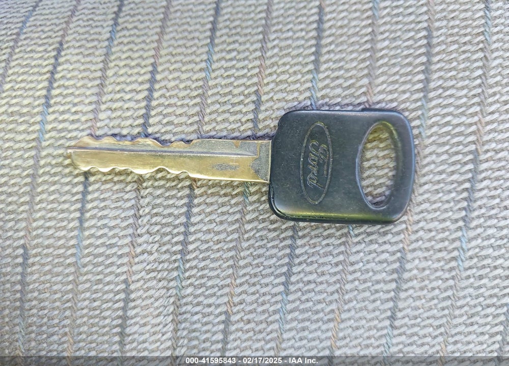 1993 FORD RANGER VIN: 1FTCR10A3PUB81065
