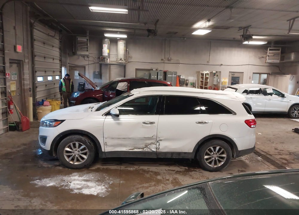 2016 KIA SORENTO 2.4L LX VIN: 5XYPG4A34GG056926