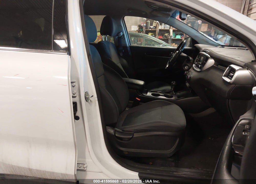 2016 KIA SORENTO 2.4L LX VIN: 5XYPG4A34GG056926