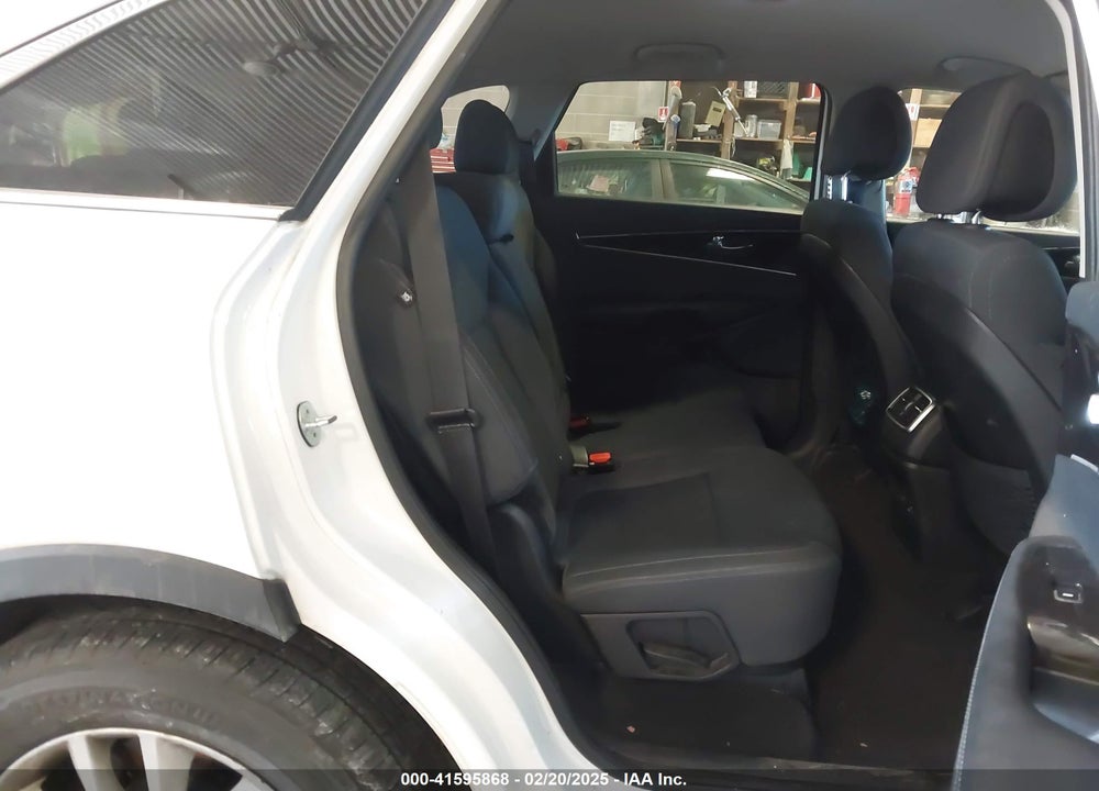 2016 KIA SORENTO 2.4L LX VIN: 5XYPG4A34GG056926