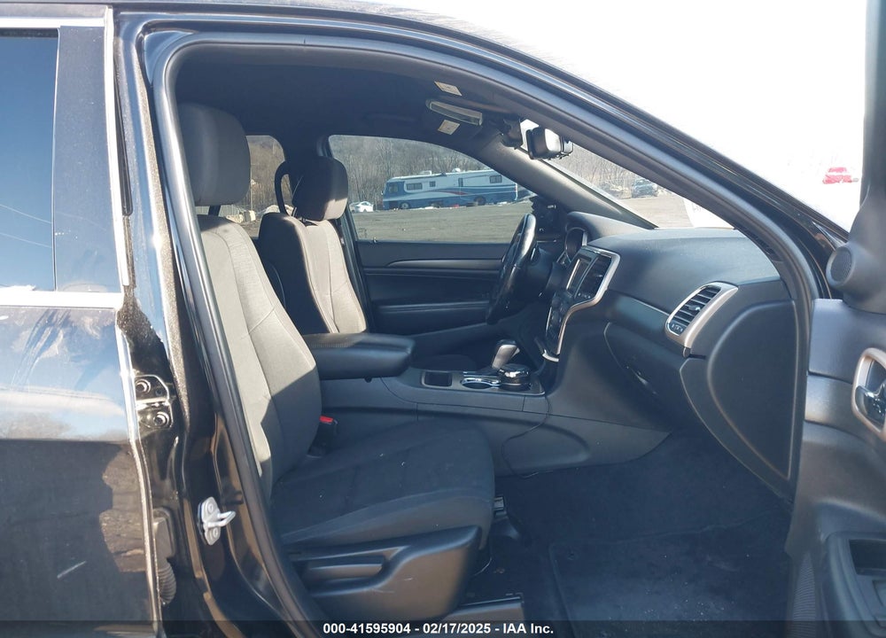 2016 JEEP GRAND CHEROKEE LAREDO VIN: 1C4RJFAG7GC324347