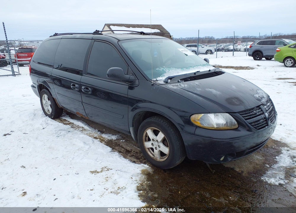 2005 DODGE GRAND CARAVAN SXT VIN: 2D4GP44L25R405315