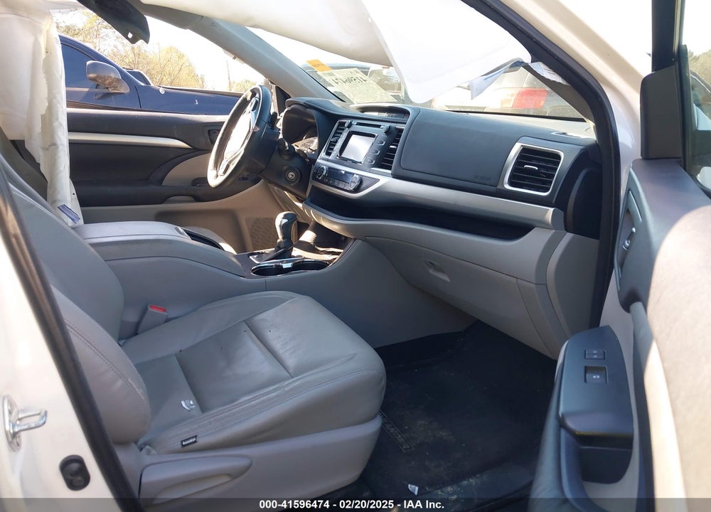 2015 TOYOTA HIGHLANDER VIN: 5TDZKRFH4FS099110