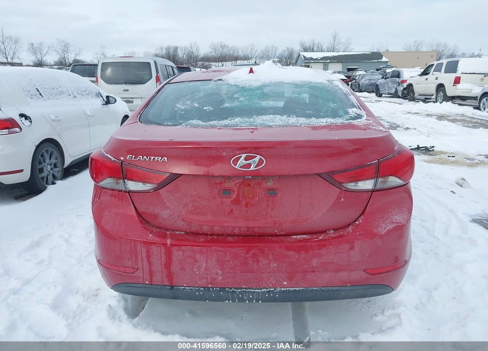2015 HYUNDAI ELANTRA VIN: KMHDH4AE5FU392837
