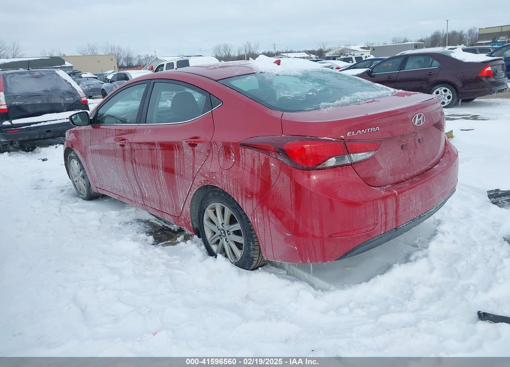 2015 HYUNDAI ELANTRA VIN: KMHDH4AE5FU392837