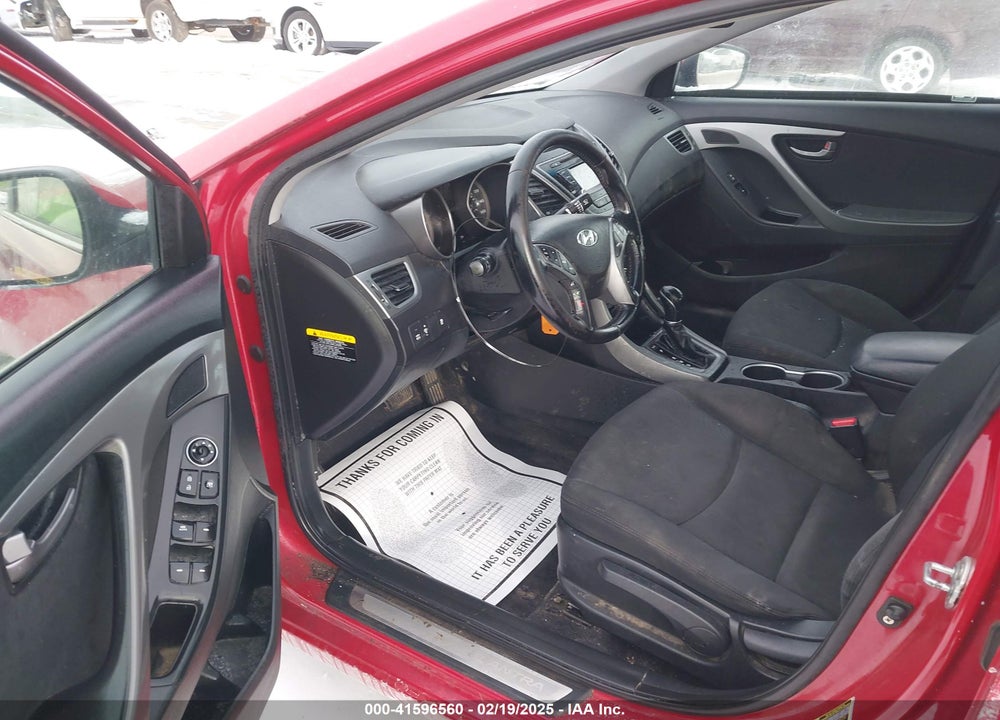 2015 HYUNDAI ELANTRA VIN: KMHDH4AE5FU392837