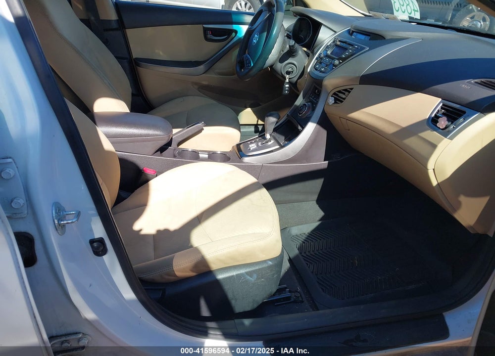 2013 HYUNDAI ELANTRA VIN: 5NPDH4AE2DH353022