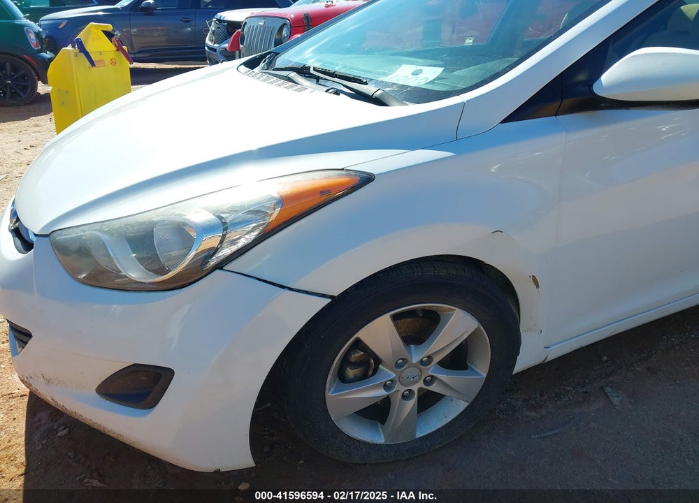 2013 HYUNDAI ELANTRA VIN: 5NPDH4AE2DH353022