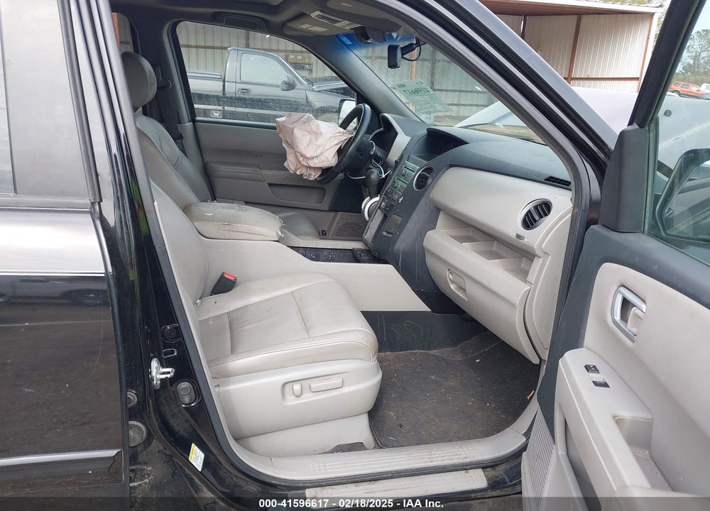 2011 HONDA PILOT EX-L VIN: 5FNYF3H6XBB030039